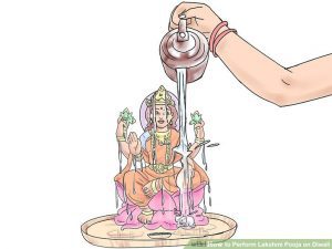 Perform-Lakshmi-Pooja-on-Diwali